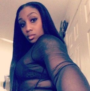 Meet your Posher, Samia